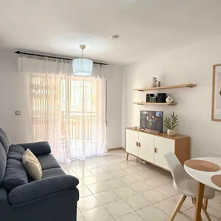 Big One Bedroom Next To Beach.