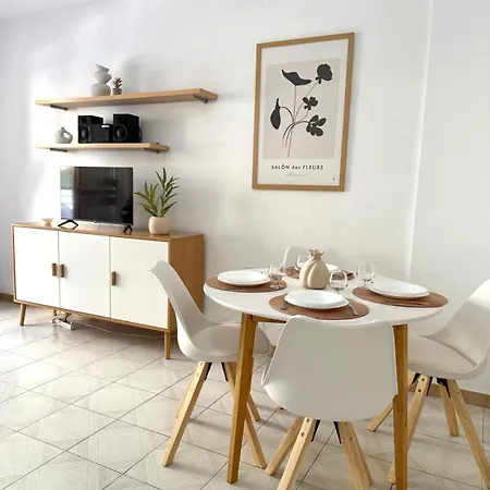 Big One Bedroom Next To Beach. *