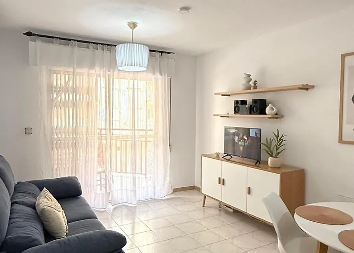 Big One Bedroom Next To Beach.