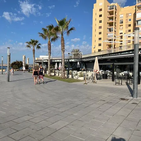 Big One Bedroom Next To Beach. *
